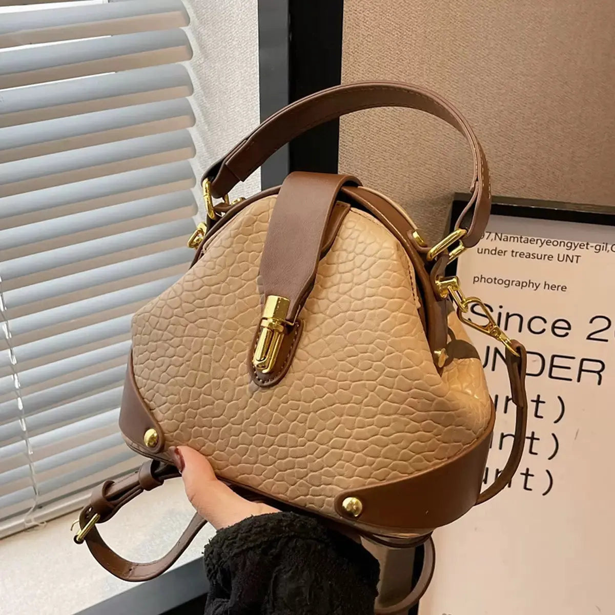 Embossed Muse Mini Bag – Structured Croc-Textured Handbag & Gold Lock Crossbody