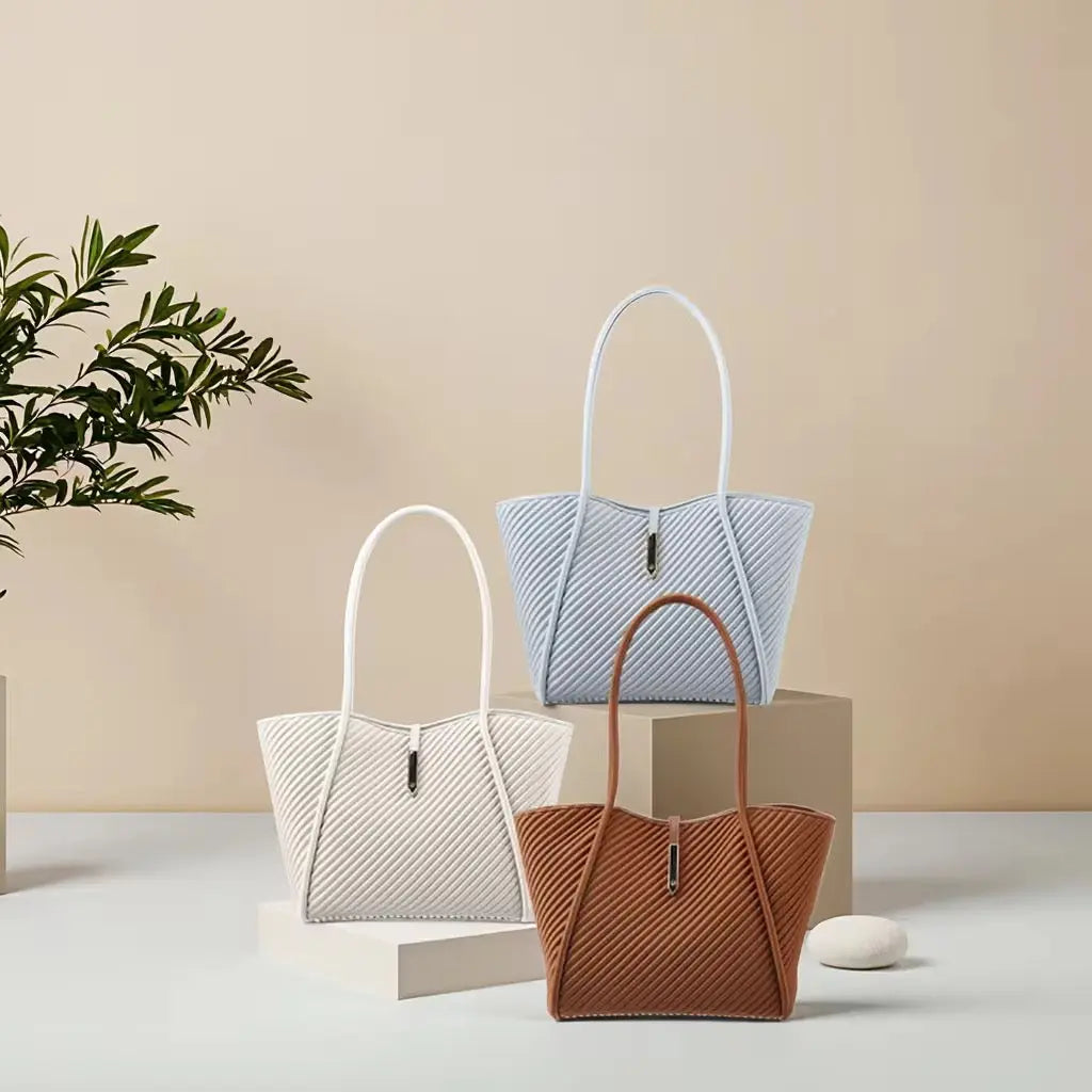 Elegant Pleated Shoulder Tote – Lightweight Minimalist Handbag for Work & Travel
