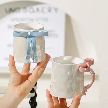 Sculptural Ribbon Handle Mug – Aesthetic 3D Bow Ceramic Coffee Cup