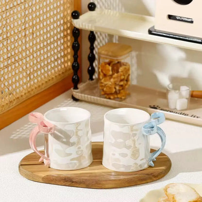 Sculptural Ribbon Handle Mug – Aesthetic 3D Bow Ceramic Coffee Cup