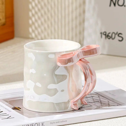 Sculptural Ribbon Handle Mug – Aesthetic 3D Bow Ceramic Coffee Cup