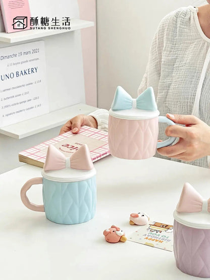 Textured Ceramic Mug with Bow Lid