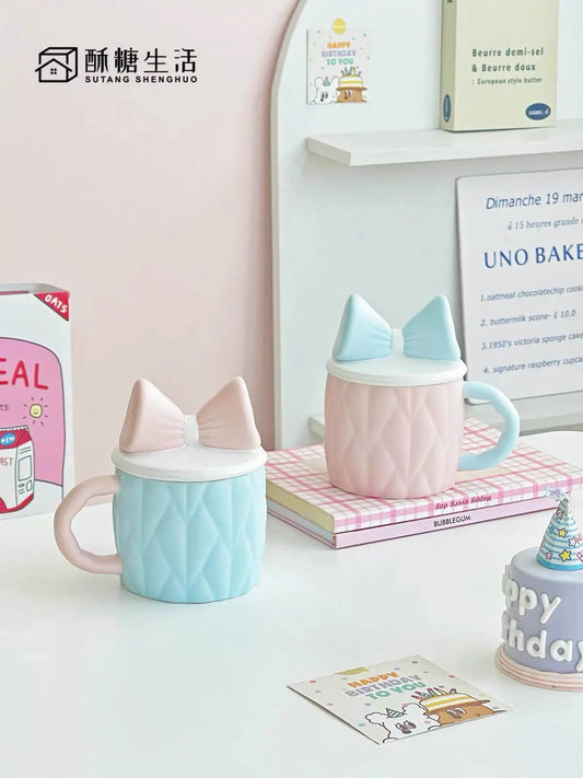 Textured Ceramic Mug with Bow Lid