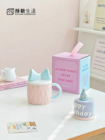 Textured Ceramic Mug with Bow Lid