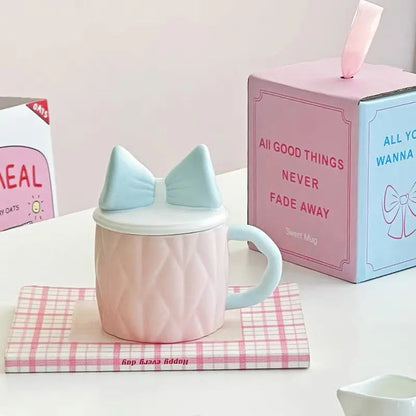 Textured Ceramic Mug with Bow Lid