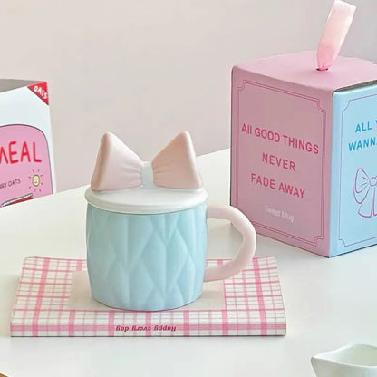 Textured Ceramic Mug with Bow Lid