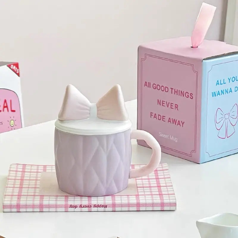 Textured Ceramic Mug with Bow Lid