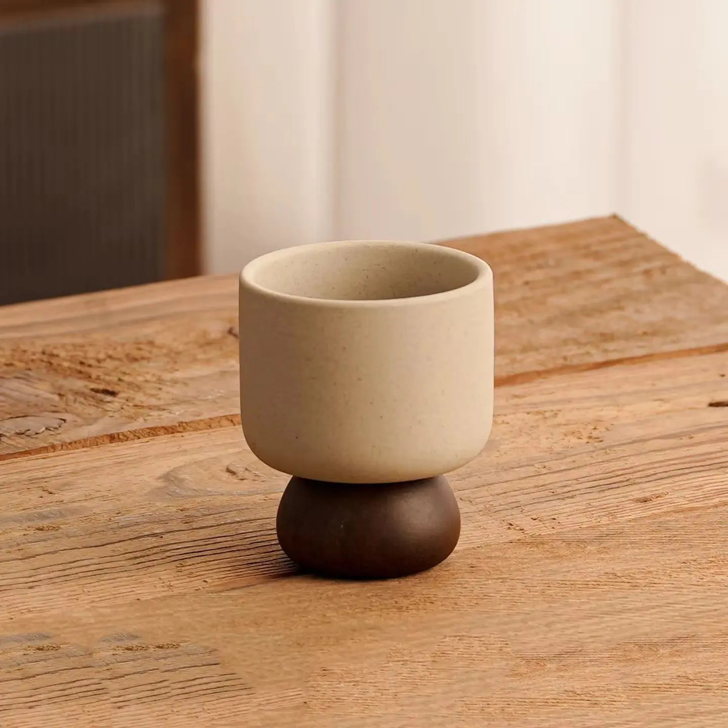 Arcadian Pedestal Serving Bowl – Minimalist Ceramic & Oak-Tone Base