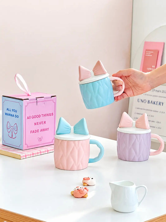 Textured Ceramic Mug with Bow Lid